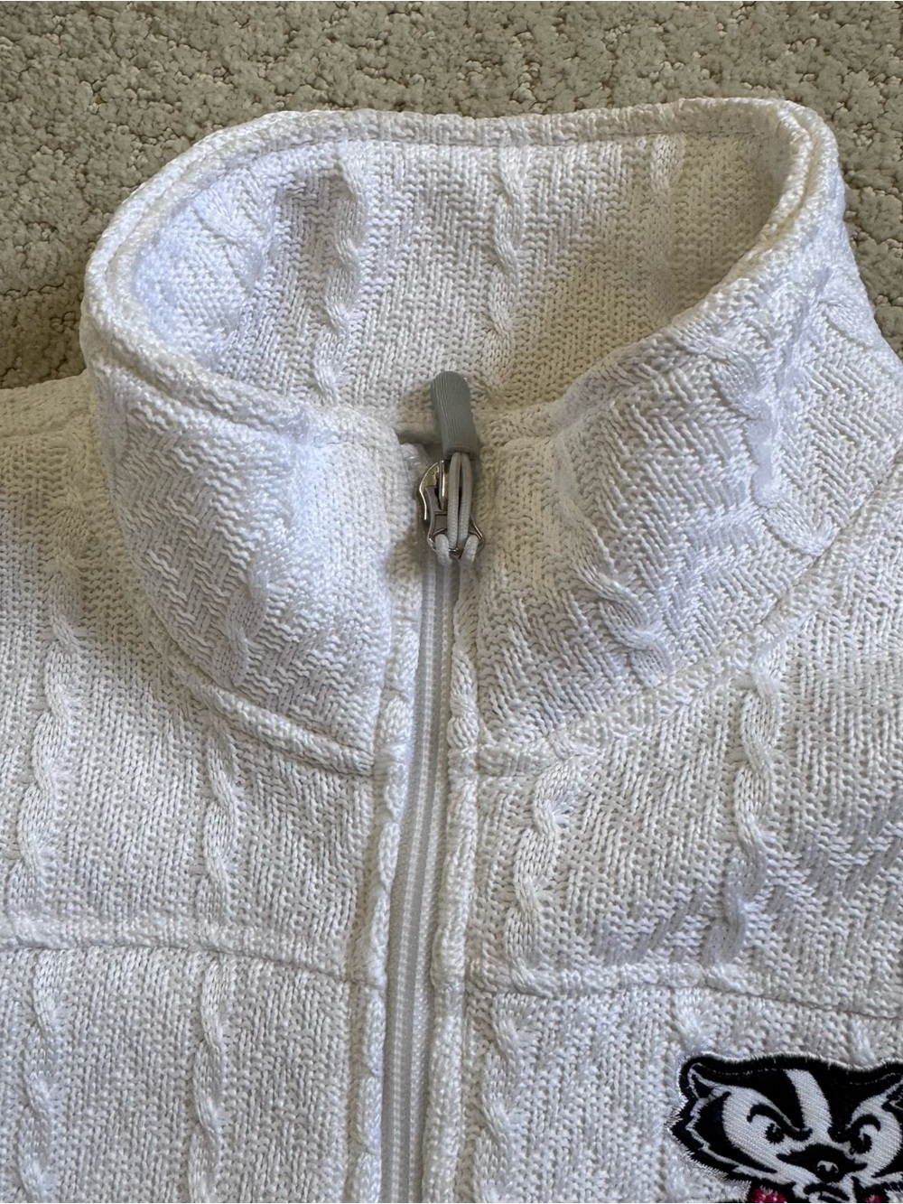 Wisconsin Badgers G-lll By Carl Banks Women’s Full Zip Sweater Fleece White XS - Picture 3 of 9